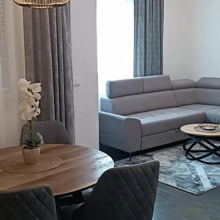 Sanja Apartment *
