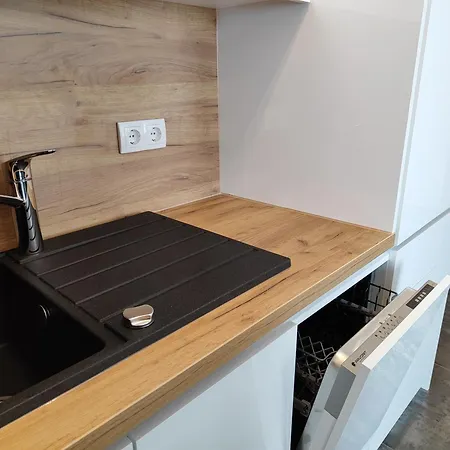 Sanja Apartment *